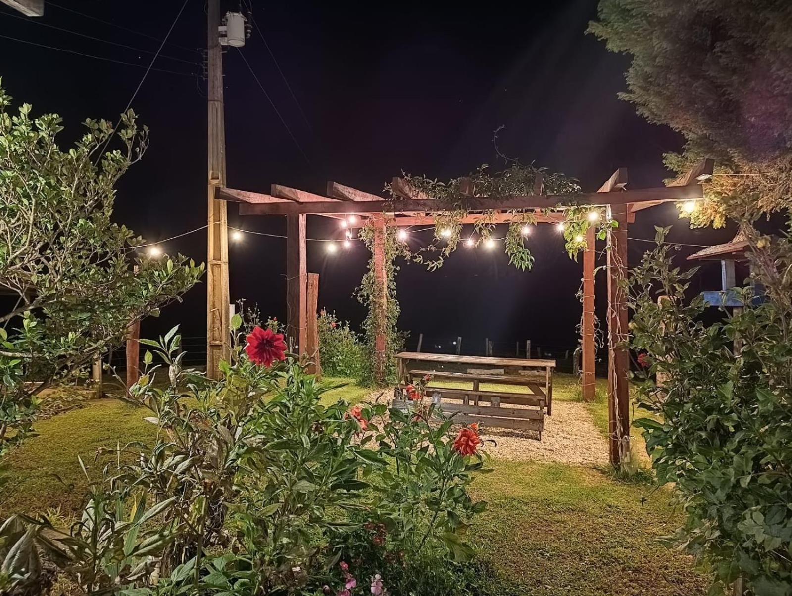 Casa Aconchegante Na Roca C/ Piscina/Churrasqueira กอนซัลวิซ ภายนอก รูปภาพ